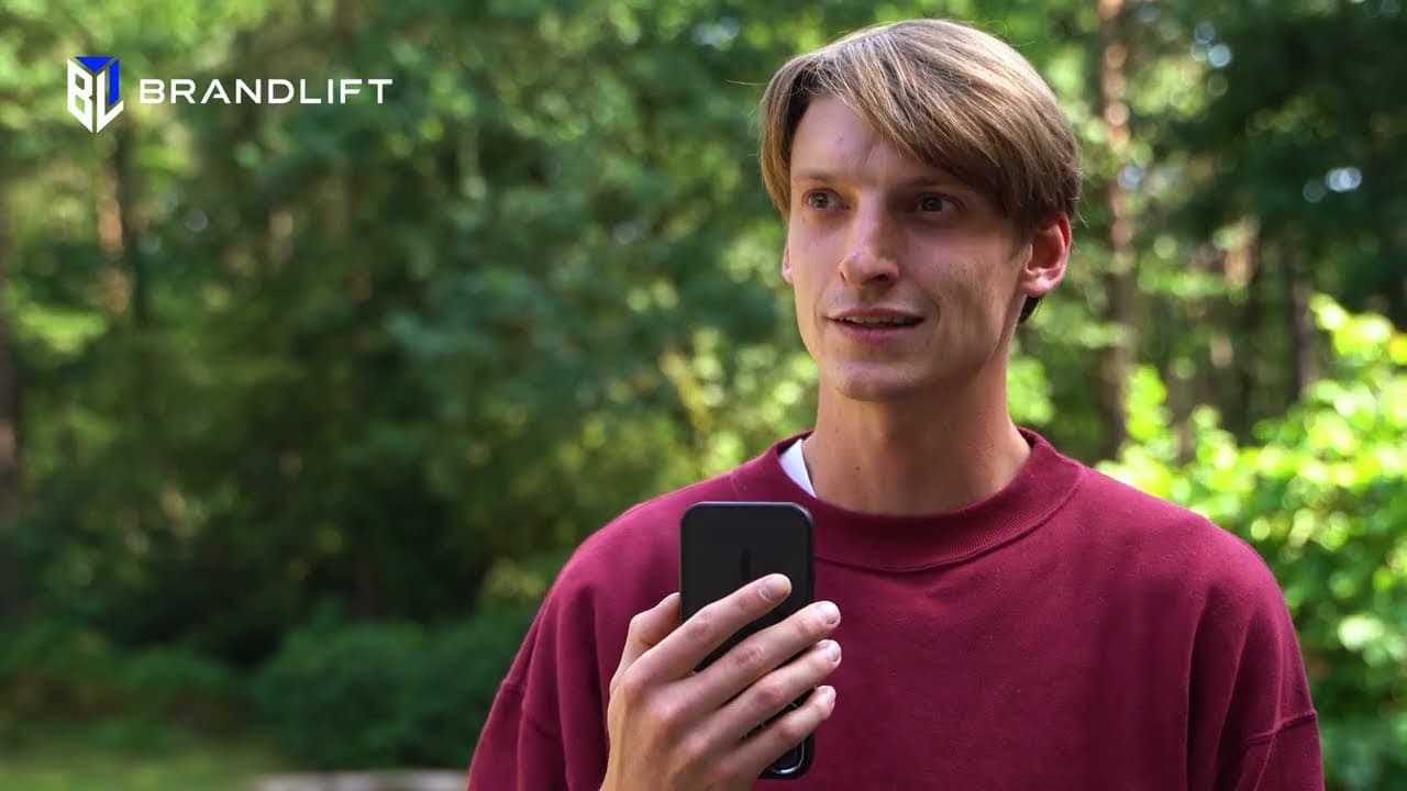Sebastiaan Eykelenboom vertelt in zijn tuin over de samenwerking met Brandlift
